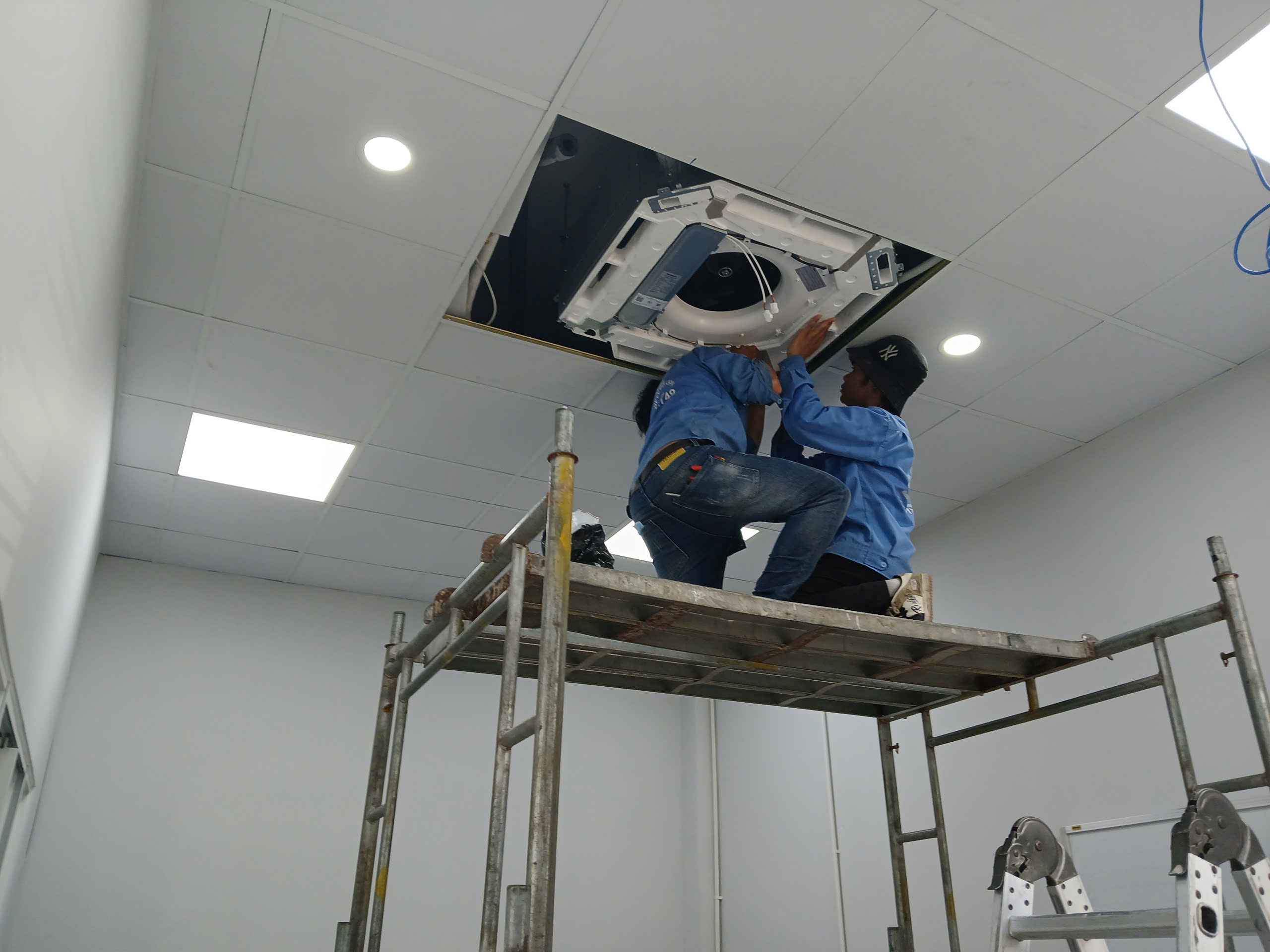 Máy lạnh Casper âm trần báo lỗi F9 là lỗi gì
