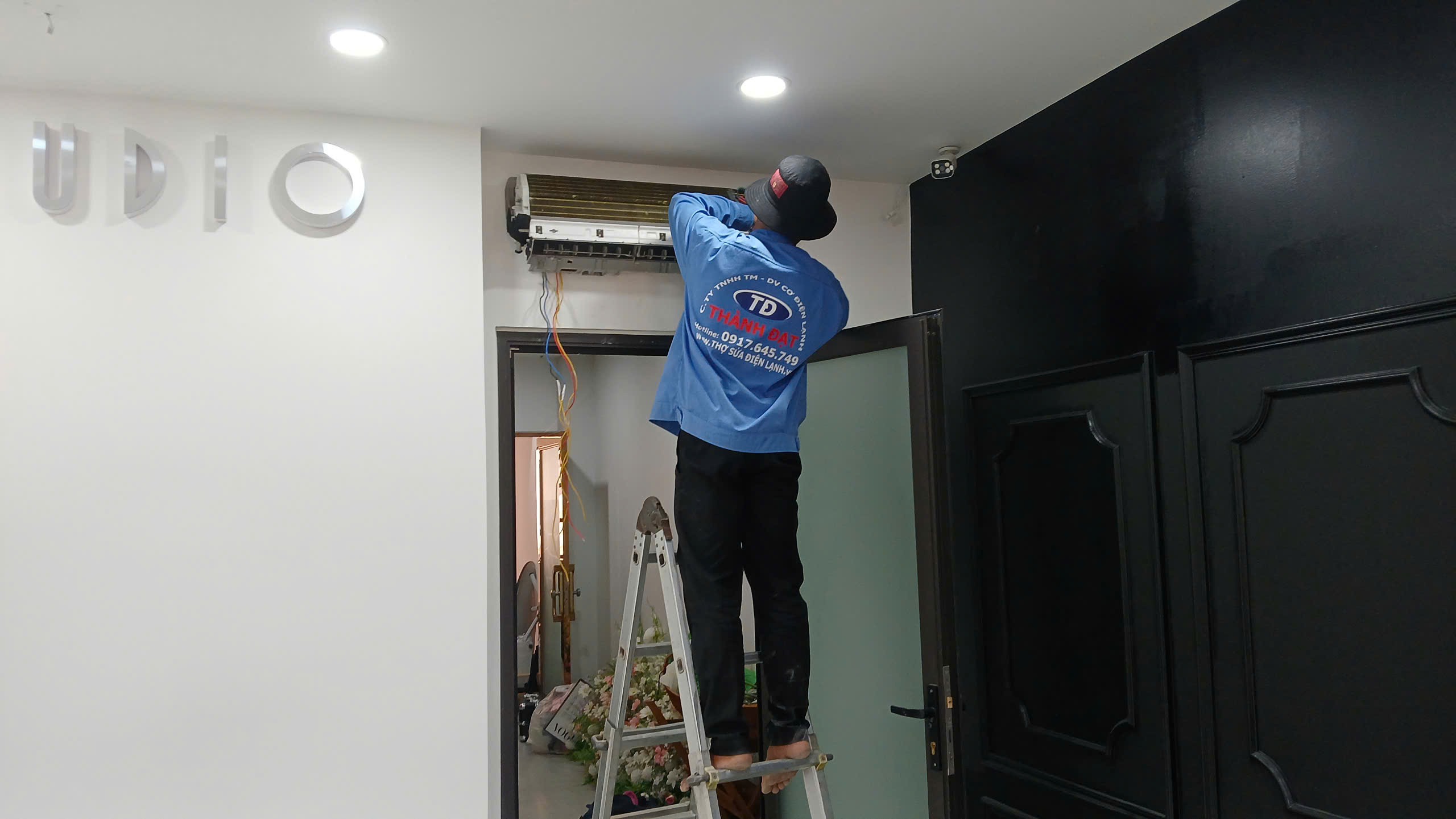 Dịch vụ sửa chữa máy lạnh Midea bị xì gas